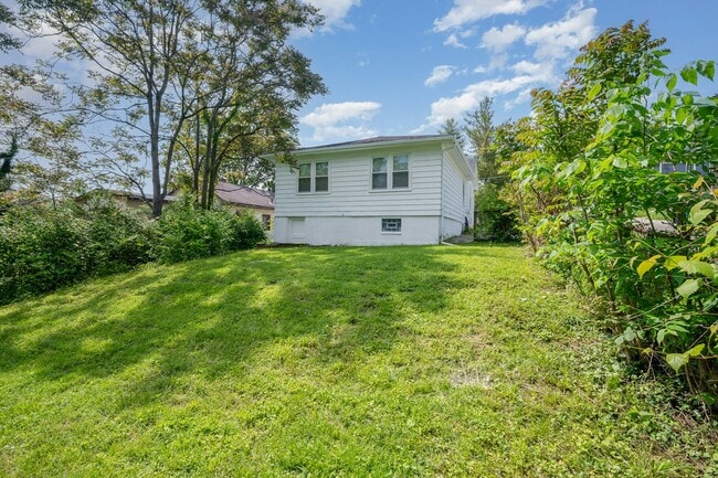 Building Photo - 3728 Standish Ave