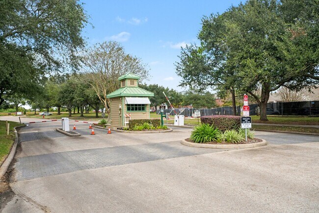 Building Photo - 1412 Veranda Mist