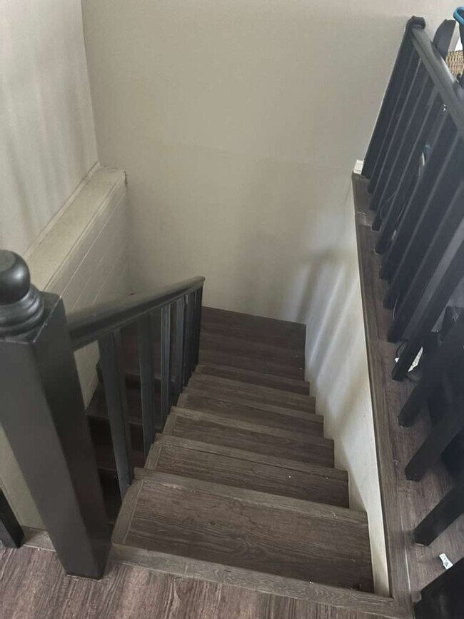 Building Photo - 2961 King Alfred Dr