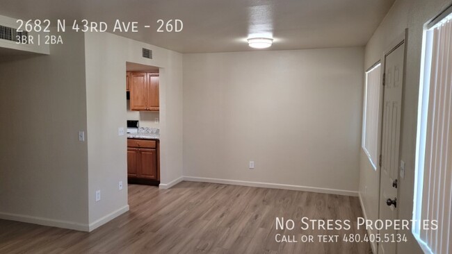 Building Photo - 3 Bed Condo at 43rd Ave and Thomas!