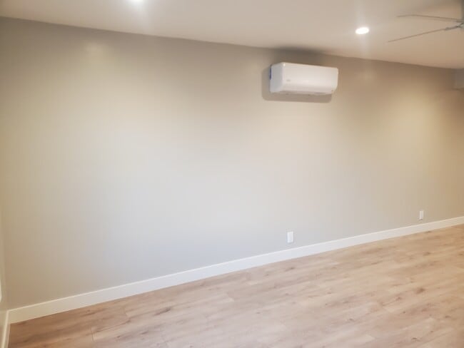 Building Photo - Beautiful (RENO) Duplex