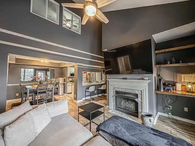 Building Photo - Stylish 3 Bed 3 Bath Condo With Large Balcony in Desired Riverbend at Cascades - Water Included