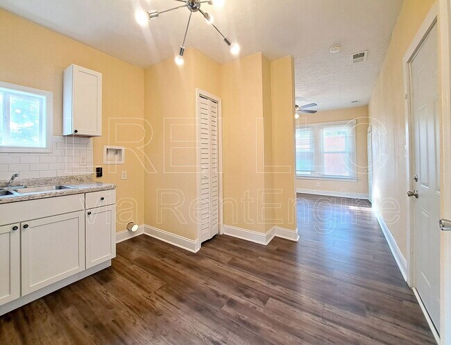 Building Photo - 2751 Alford Ave
