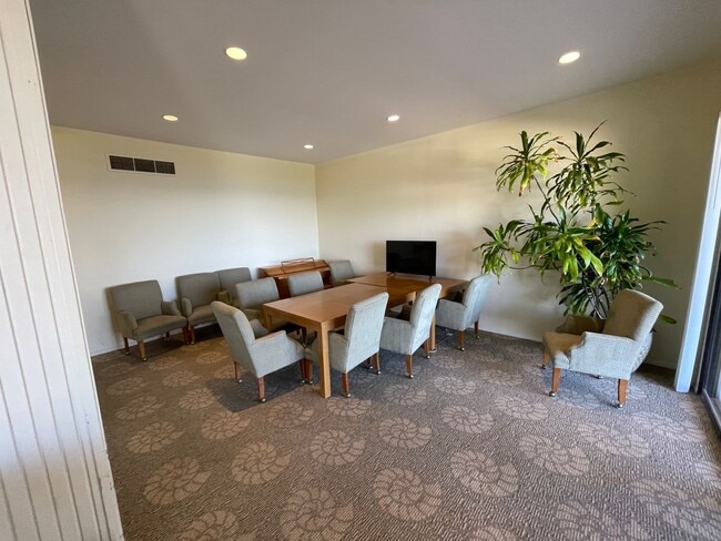 Building Photo - Panoramic Ocean Views and Resort Lifestyle...