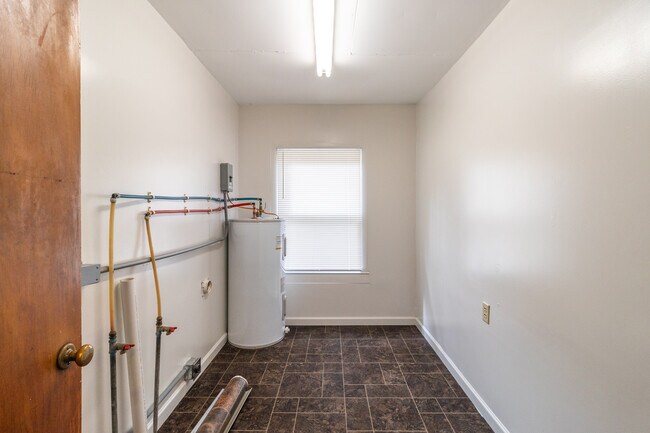 Building Photo - 6520 Jackie Ln