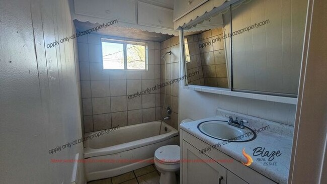 Building Photo - 2 Bed 1 bath Home for rent