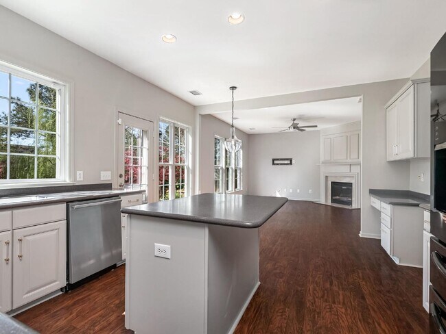 Building Photo - Cutters Spring-Providence Park!