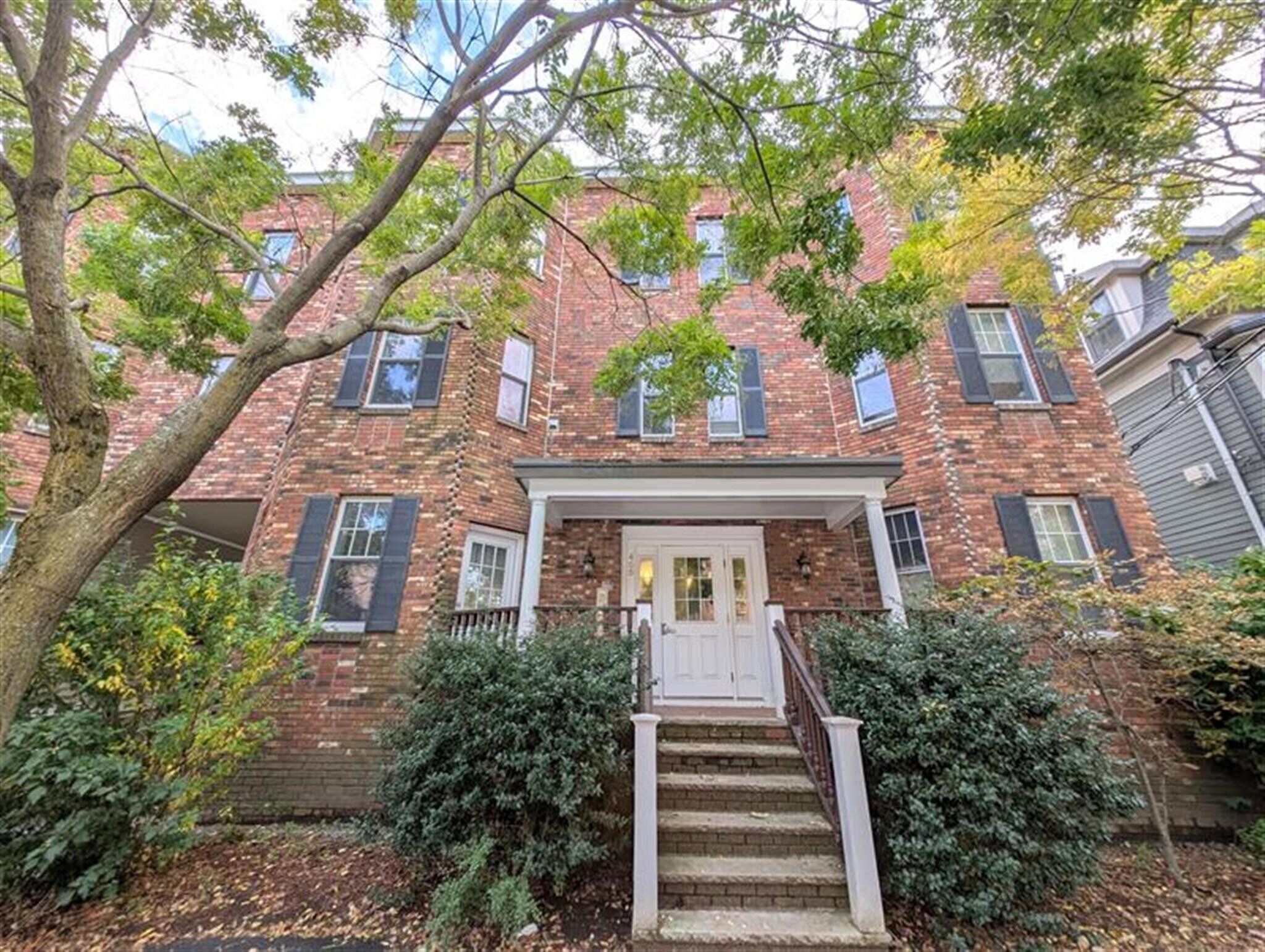 Building Photo - 454 Green St