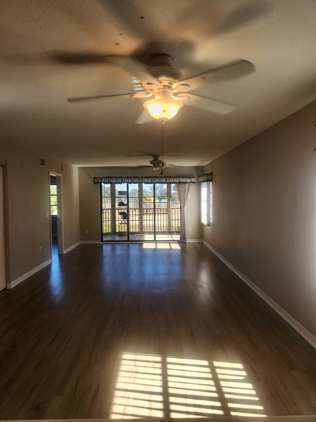 Building Photo - 175 Kings Hwy