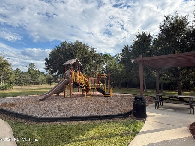 Building Photo - 2977 Alpin Dr