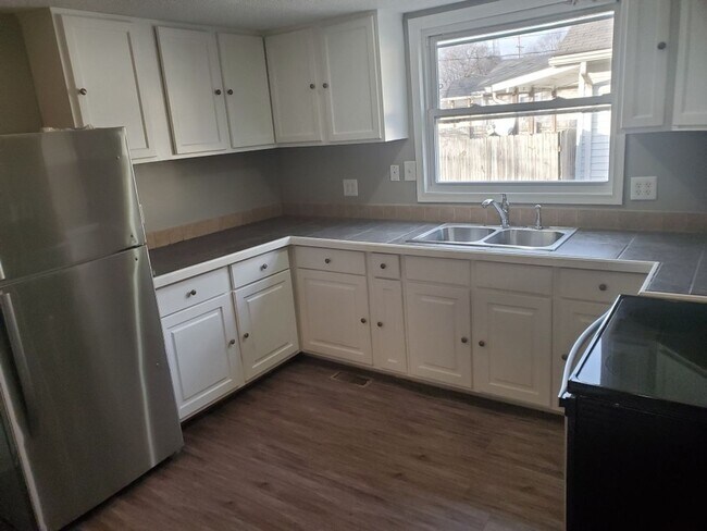 Building Photo - Close to the Park Cute 3-bedroom Home