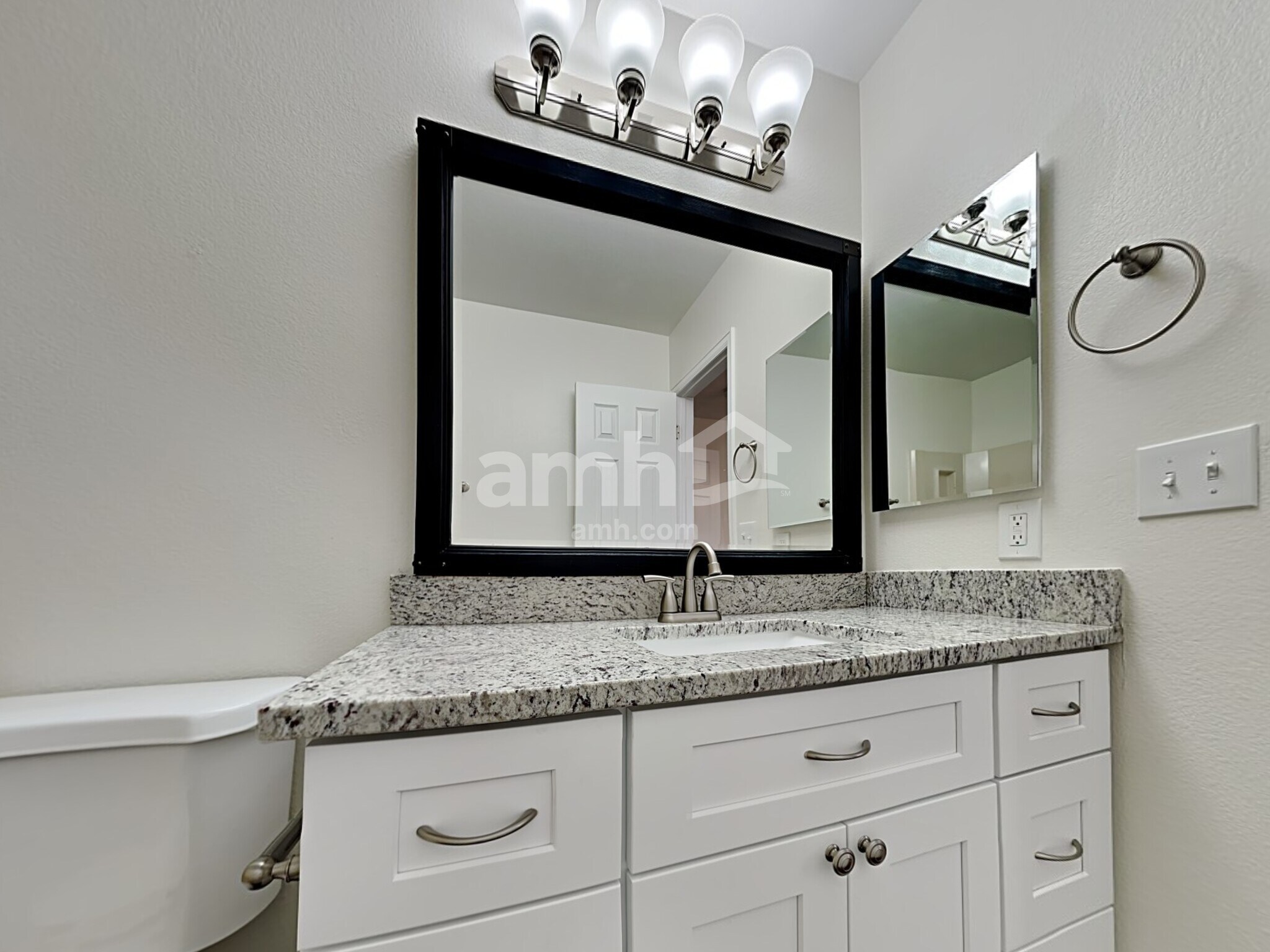 Building Photo - 4821 Ardley Dr