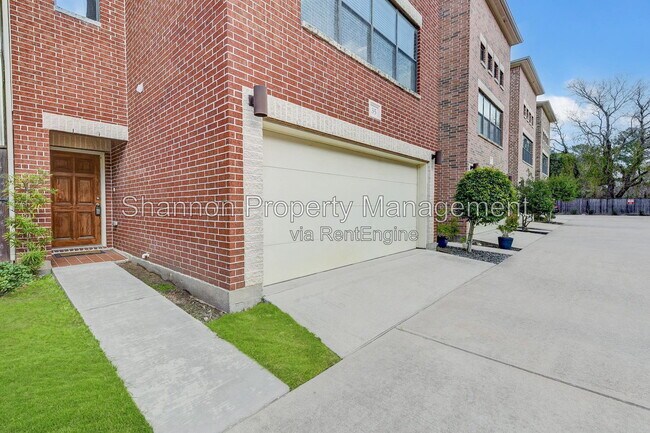 Building Photo - 650 Westcross St