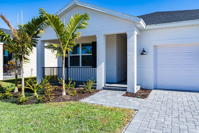Building Photo - 9002 Dahlia Cir