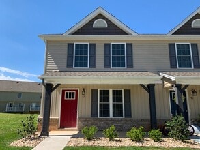 Building Photo - End Unit Townhome in Campbell County