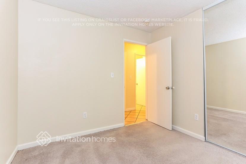 Building Photo - 1080 Mission Cir