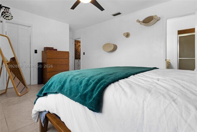 Building Photo - 6217 SW 78th St