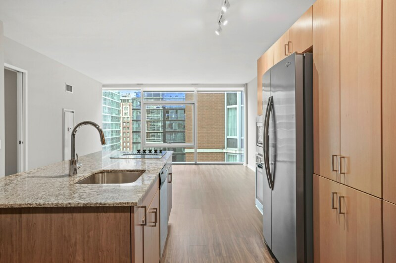 Primary Photo - 210 E Illinois St