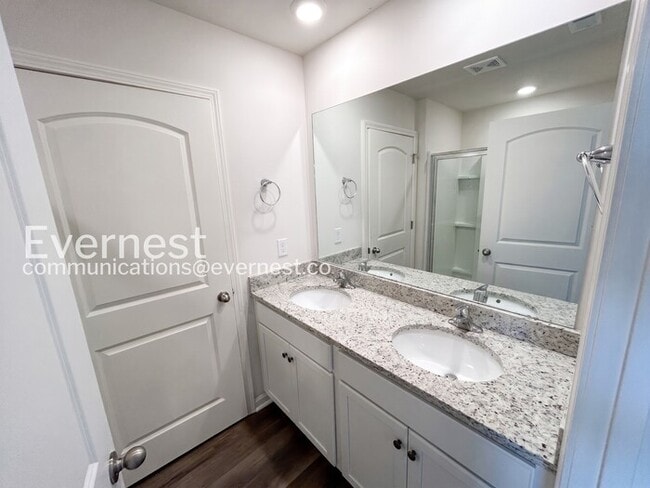 Building Photo - 109 Maple Spg Trl