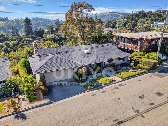 Building Photo - 4081 Oak Hill Rd