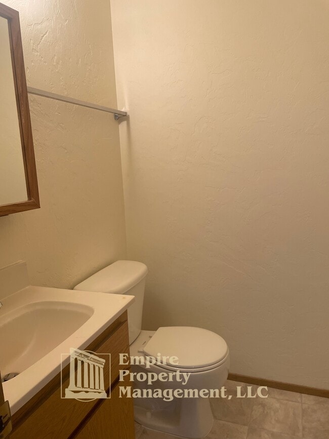 Building Photo - 3806 Dove Ln