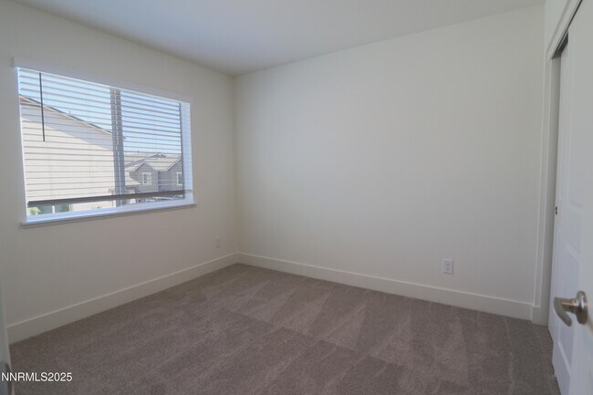 Building Photo - 5886 Grand Row Wy