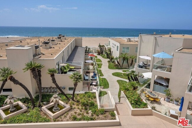 Building Photo - 7301 Vista Del Mar