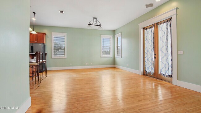 Building Photo - 316 Petrel St
