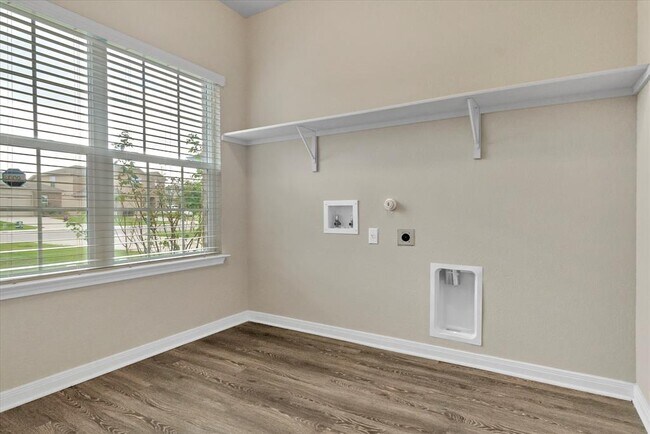Building Photo - 1013 Gaelic Dr