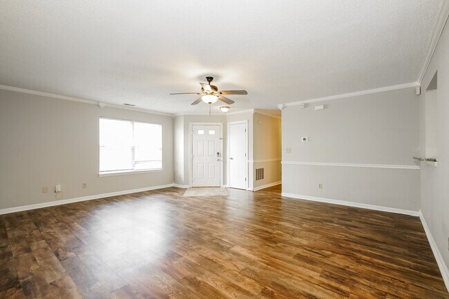 Building Photo - 1653 Farm Meadow Dr