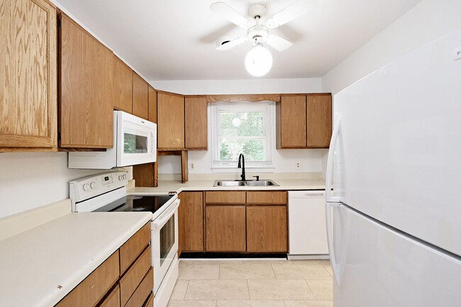 Building Photo - Move-in Ready Northern Albemarle County Home