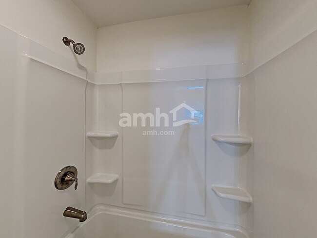 Building Photo - 406 Levon Ct
