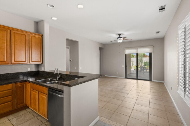 Building Photo - 81370 Avenida Altamira