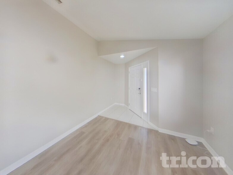 Building Photo - 1433 Delano Trent St