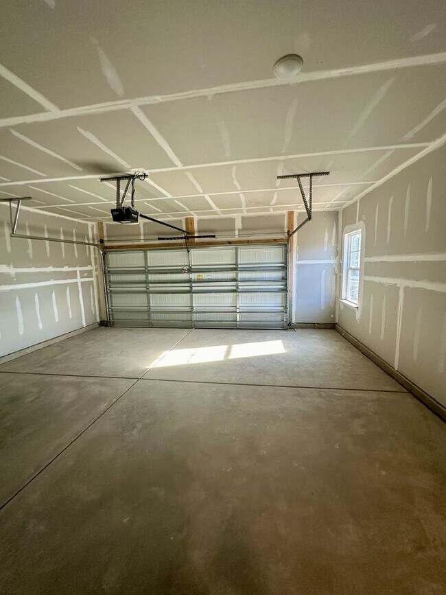 Building Photo - Nice 2BR/2BA