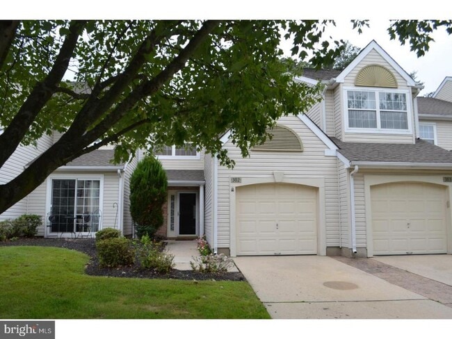 Building Photo - 302 Doral Dr