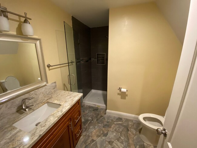Building Photo - Seasonal Furnished Rental