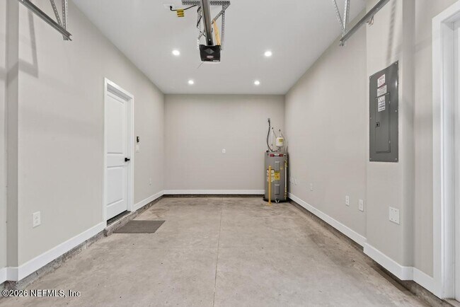 Building Photo - 20 Sabal Ct