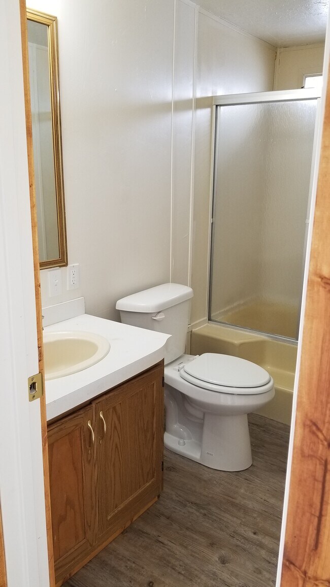 Building Photo - Mountain View Estates