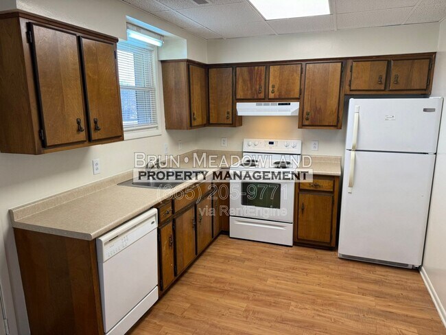 Building Photo - 1805 Meadowland Ln