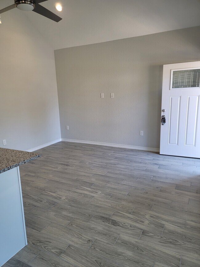 Building Photo - 11750 White Cedar St