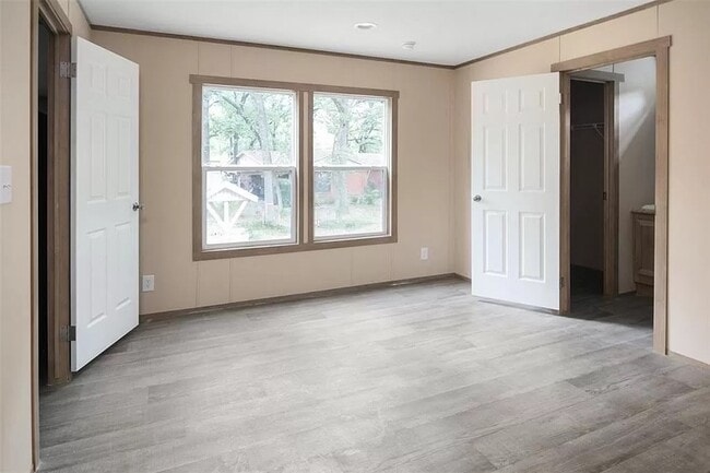 Building Photo - 102 Skylark Dr
