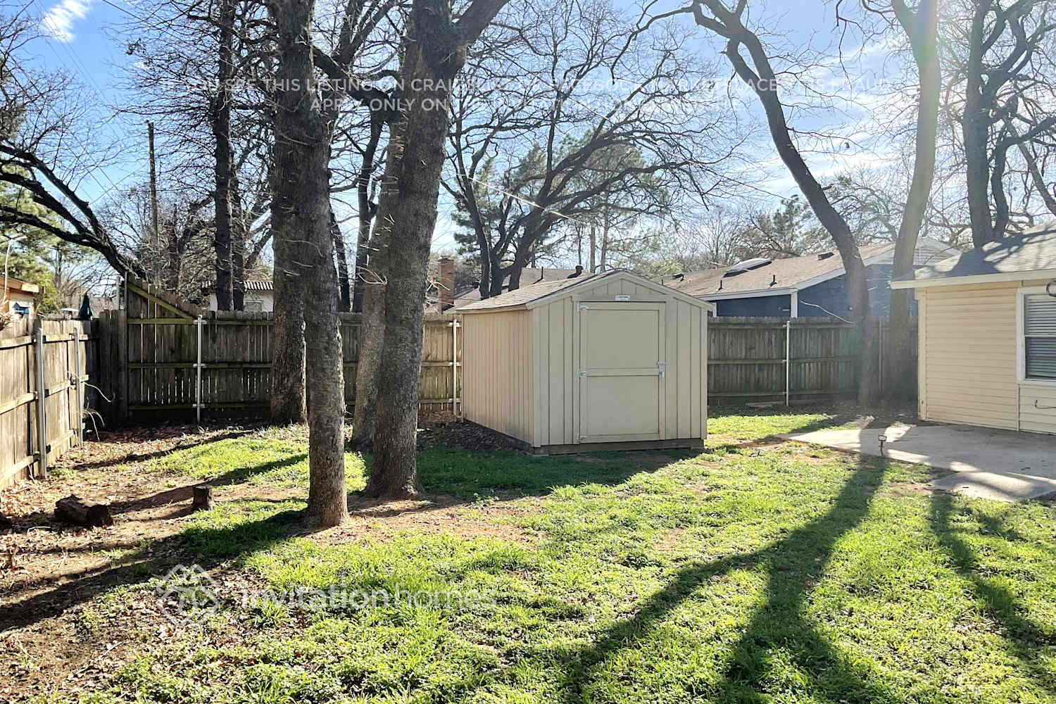 Building Photo - 811 Clover Park Dr