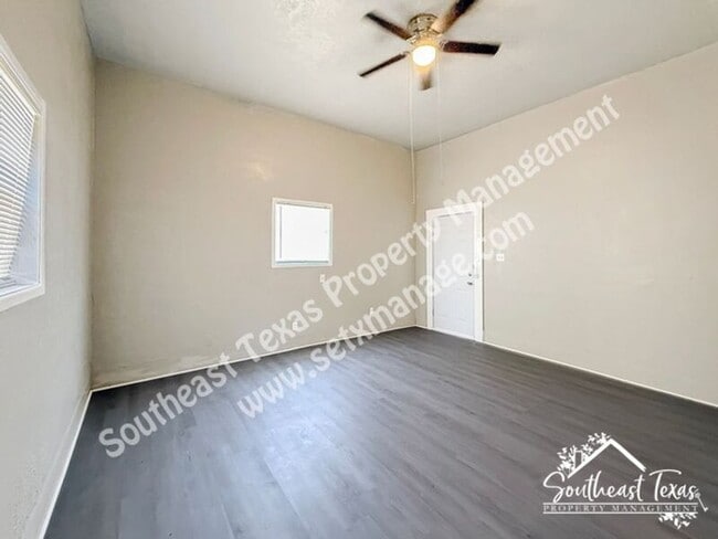 Building Photo - 1709 McFaddin St