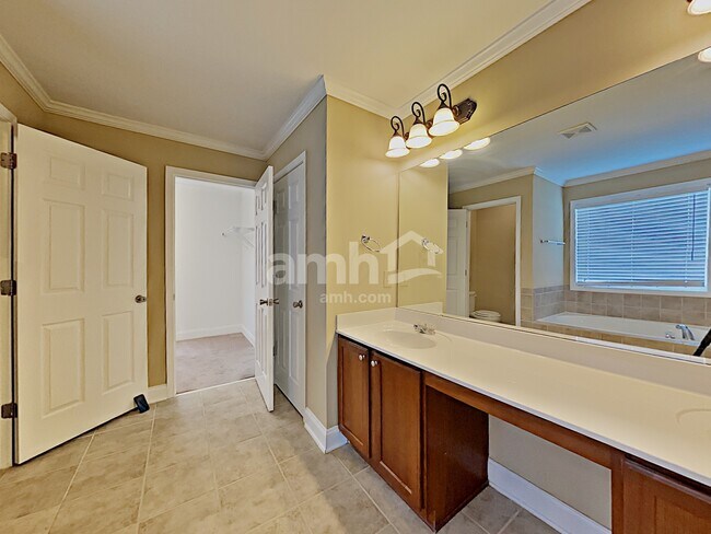 Building Photo - 731 Langley Farms Dr