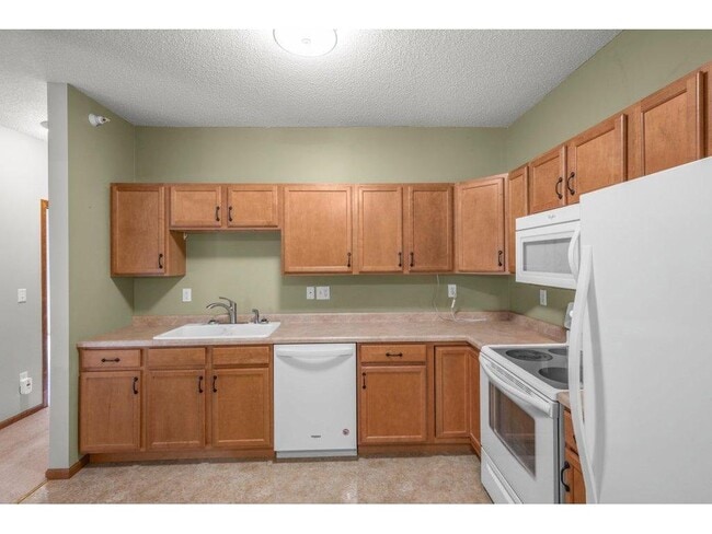 Building Photo - 114200 Hundertmark Rd W