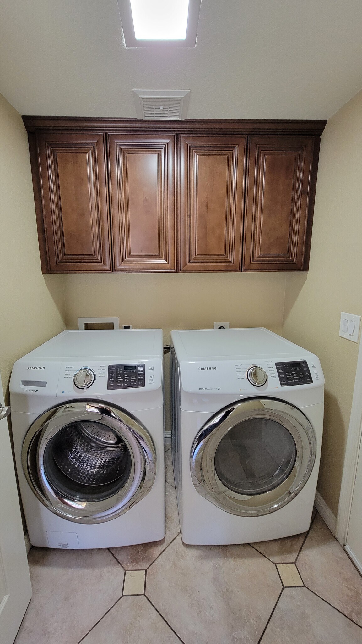 Building Photo - 5660 W Abraham Ln