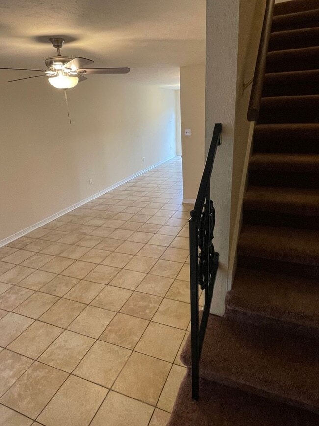 Building Photo - Great Complex in Kenner, 2BD/1.5BA with Off Street Parking