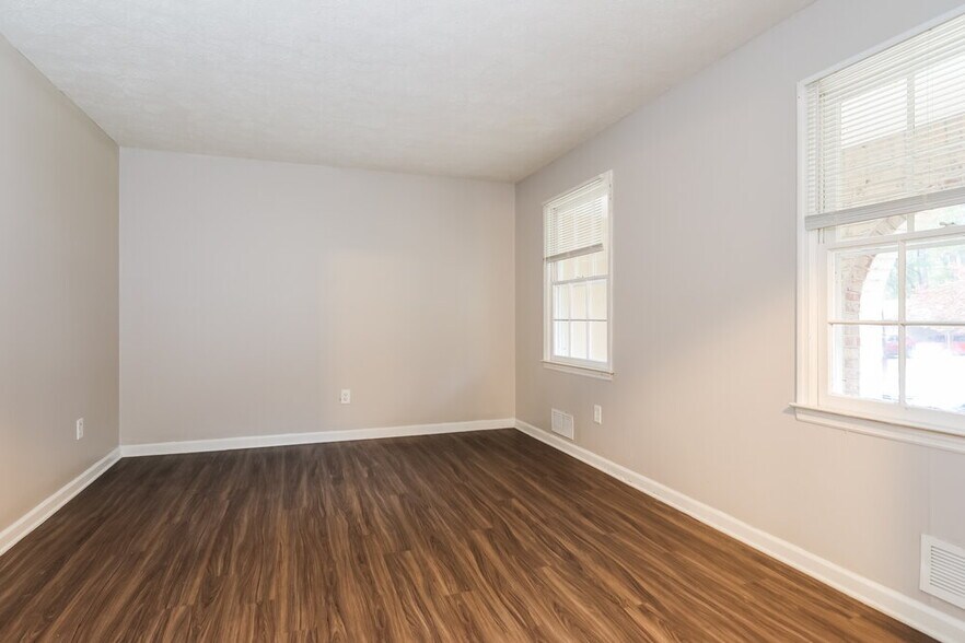 Building Photo - 235 Hurst Point