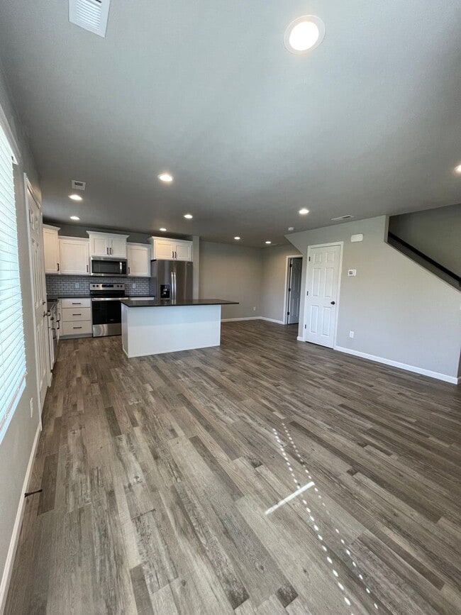 Building Photo - Beautiful Home Located in a Private Community!